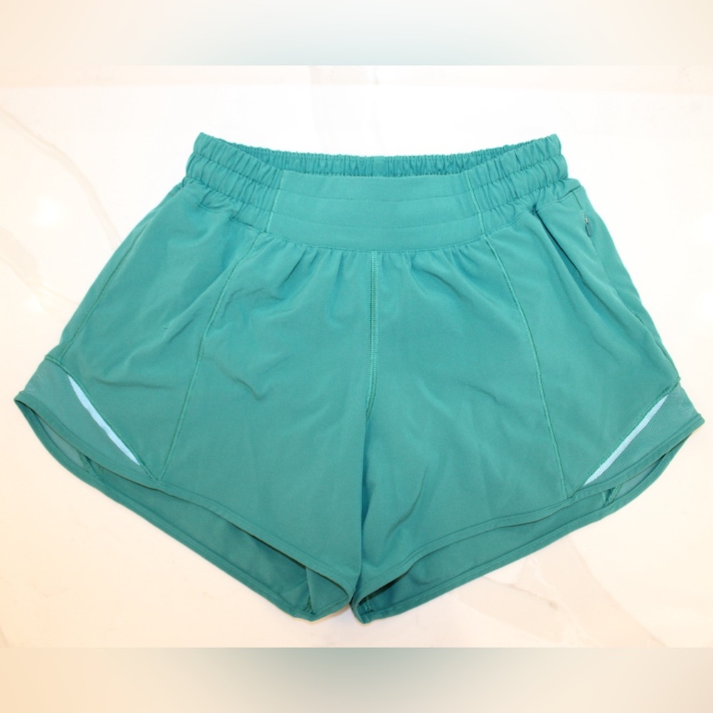 Lululemon Hotty Hot Short 4” Size 4